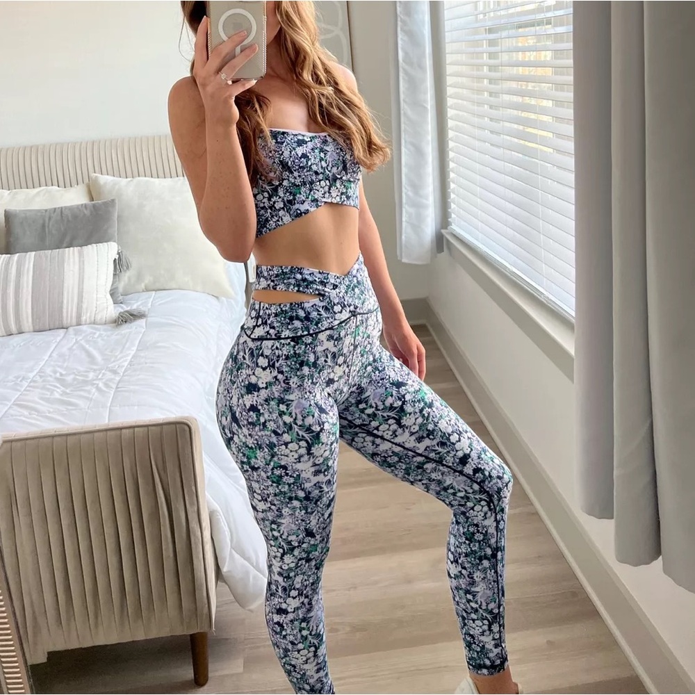 Aerie Offline Crossover Cut Out Legging Floral Size Small